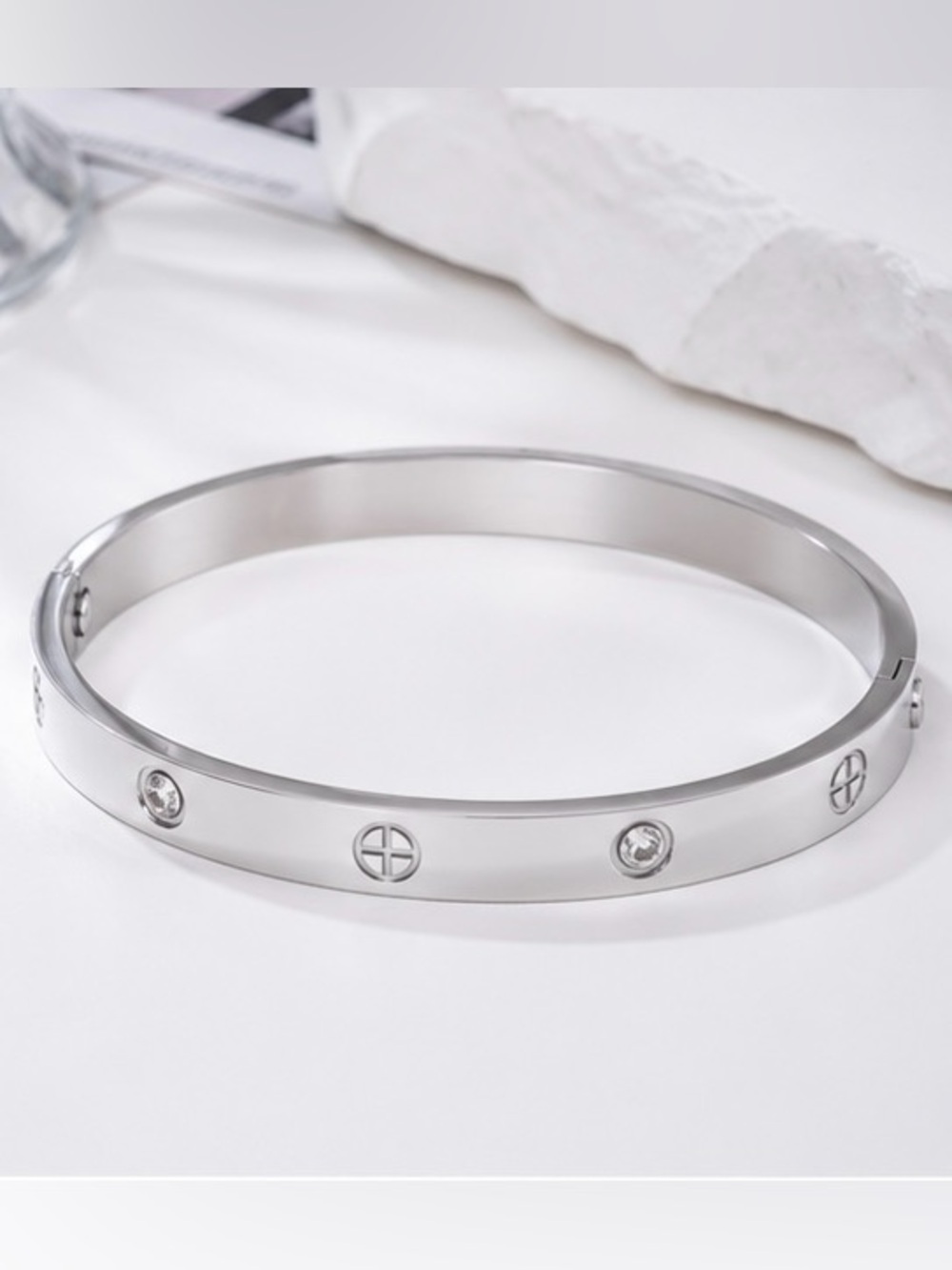 Silver Stainless Steel Bracelet – Waterproof – 7 Inches 🩶 - Picture 5 of 5
